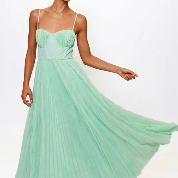 Hutch Amara Gown - Picture 2 of 5